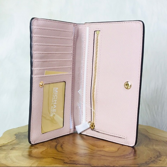 Michael Kors Jet Set Travel Slim Bifold Wallet - Picture 5 of 8